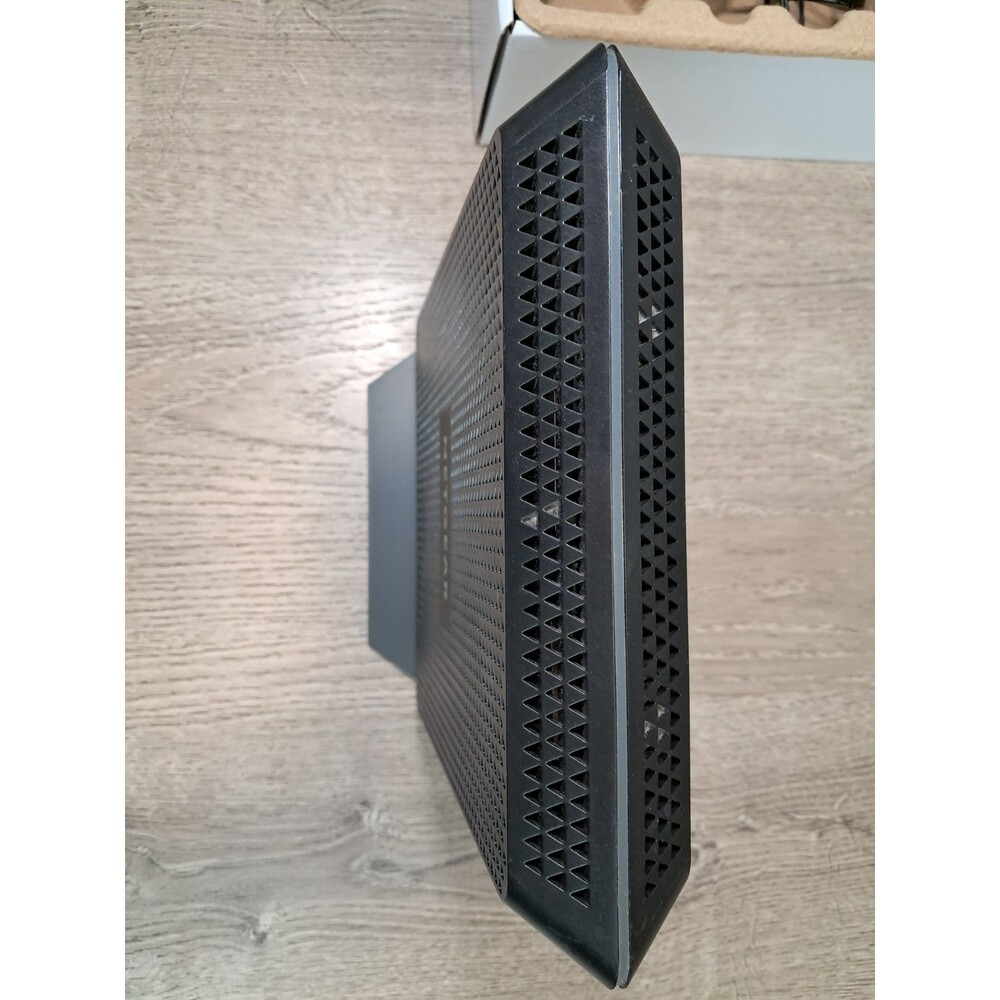 Netgear Nighthawk C7000v2 AC1900 Wi-Fi Cable Modem Router - Picture 5 of 7